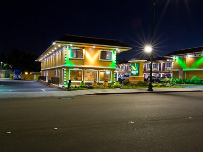 Quality Inn Hotel Hayward - Quality Inn Hayward at Night